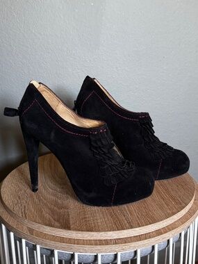 LAMB heels